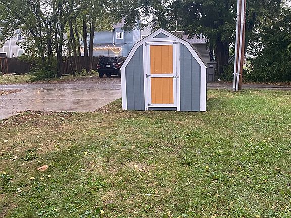 3rd image of 2038 Cornell Ave