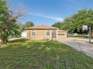 141 N Tracy St, Wichita, KS 67212