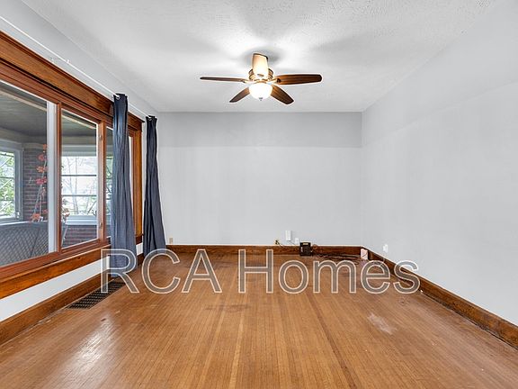 4th image of 321 N Gray St
