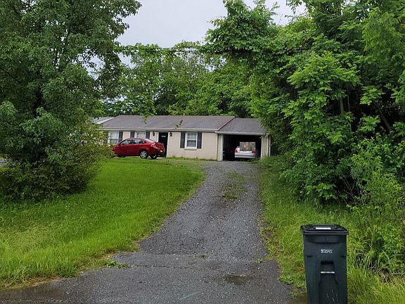 2nd image of 2025 Lakeside Dr