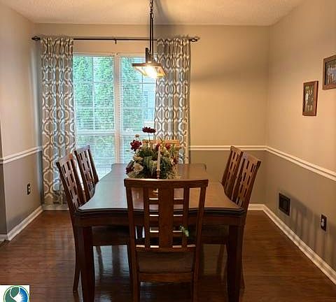 5th image of 1908 Pine Ct