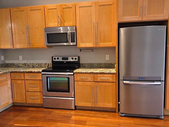 5th image of 3847 Vineyard Ave APT J