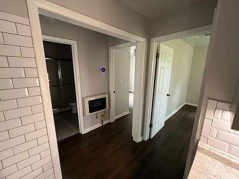 927 E Symmes St — Photo 5
