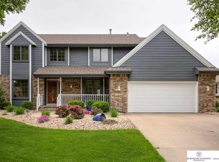 15713 Madison Cir, Omaha, NE 68135