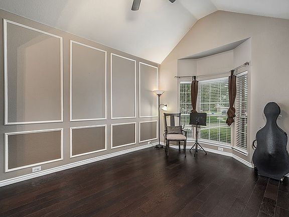 Entry Living Area