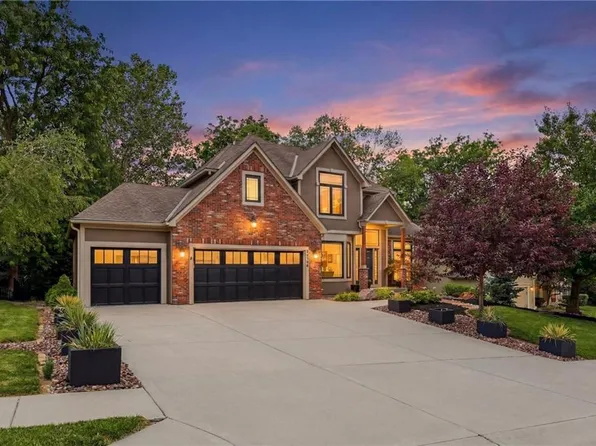 14345 NW 65th Pl, Parkville, MO 64152