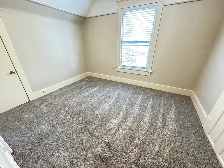 2344 Dudley St — Photo 13