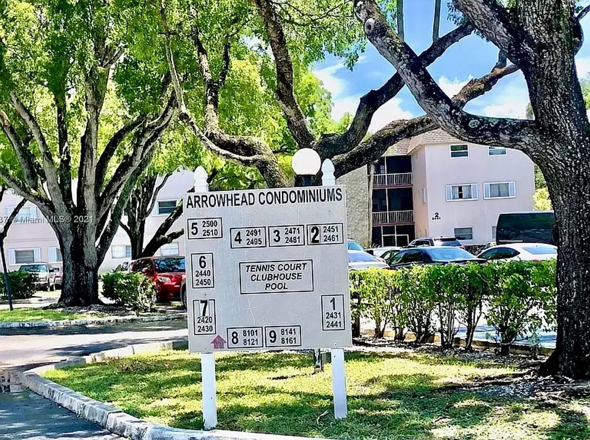 2 bed, $1,900 — Photo 3