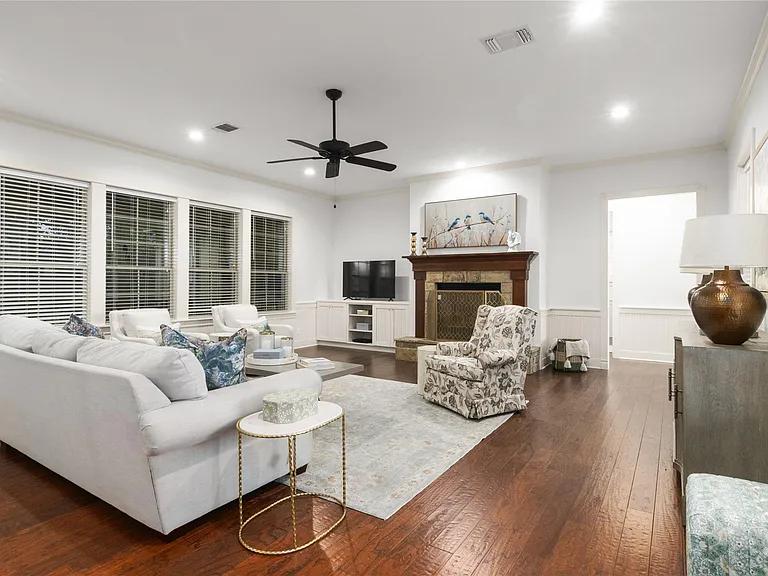 6130 Homeland Ln — Photo 7