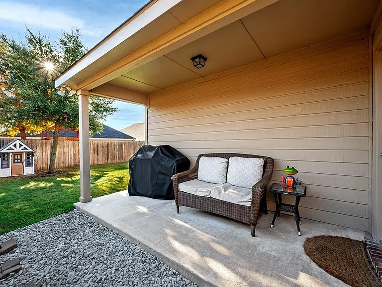 2413 Michelle Creek Dr — Photo 32