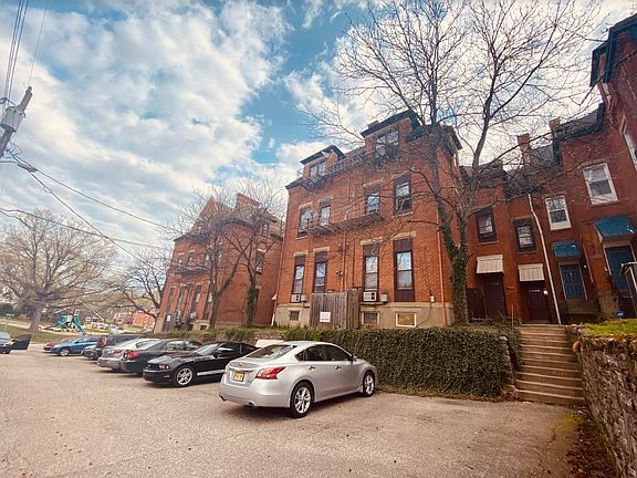 3rd image of 2152 Saint James Ave APT 1