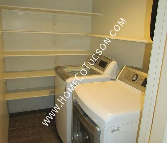 3668 N Royal Prince Ct — Photo 28