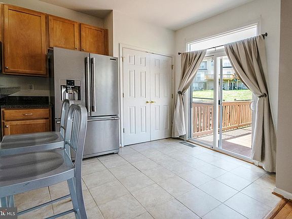 4th image of 106 Hillside Ct