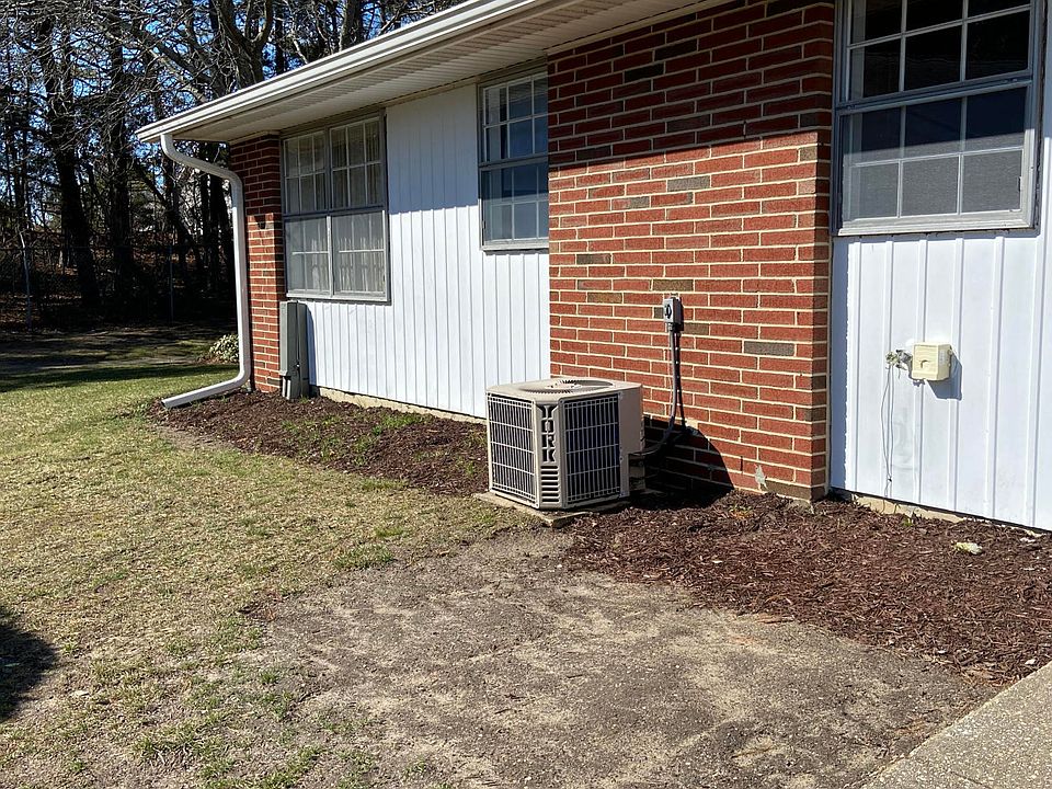 1st image of 562D Portsmouth Dr #1004