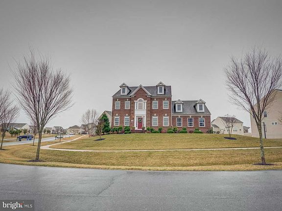 2nd image of 212 Harbinger Dr