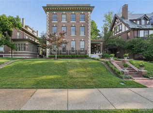 53 Kingsbury Pl, Saint Louis, MO 63112