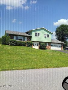 124 Maple Ct, Salix, PA, 15952
