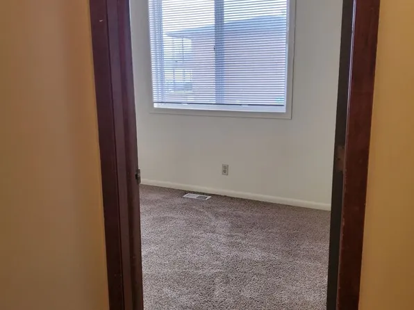 1440 Fir Avenue, 1440 Fir Ave #1440F-A06, Crete, NE 68333