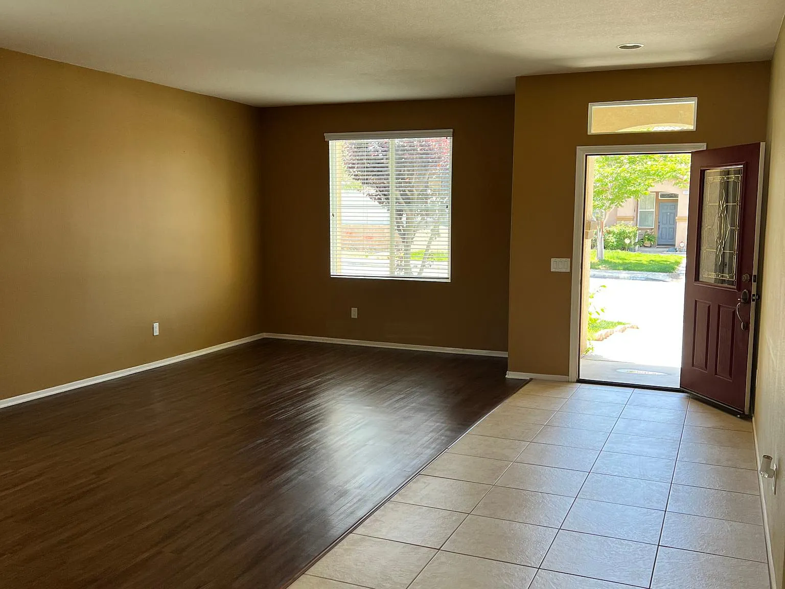 4 bed, 2615 sqft, $3,200 — Photo 3