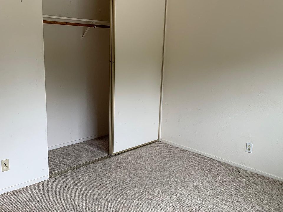 2nd image of 3328 Santa Clara Ave #3