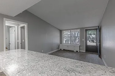 Elmwood Apartments — Photo 18