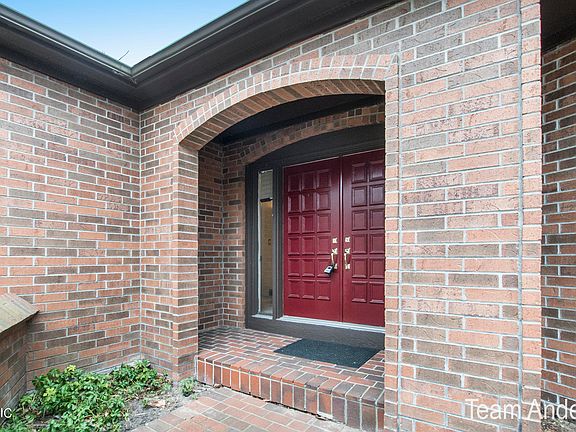 3rd image of 6176 S Gatehouse Dr SE
