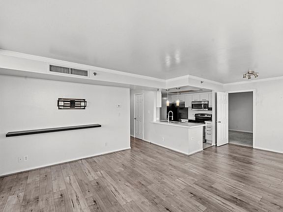 2nd image of 3525 Sage Rd APT 504