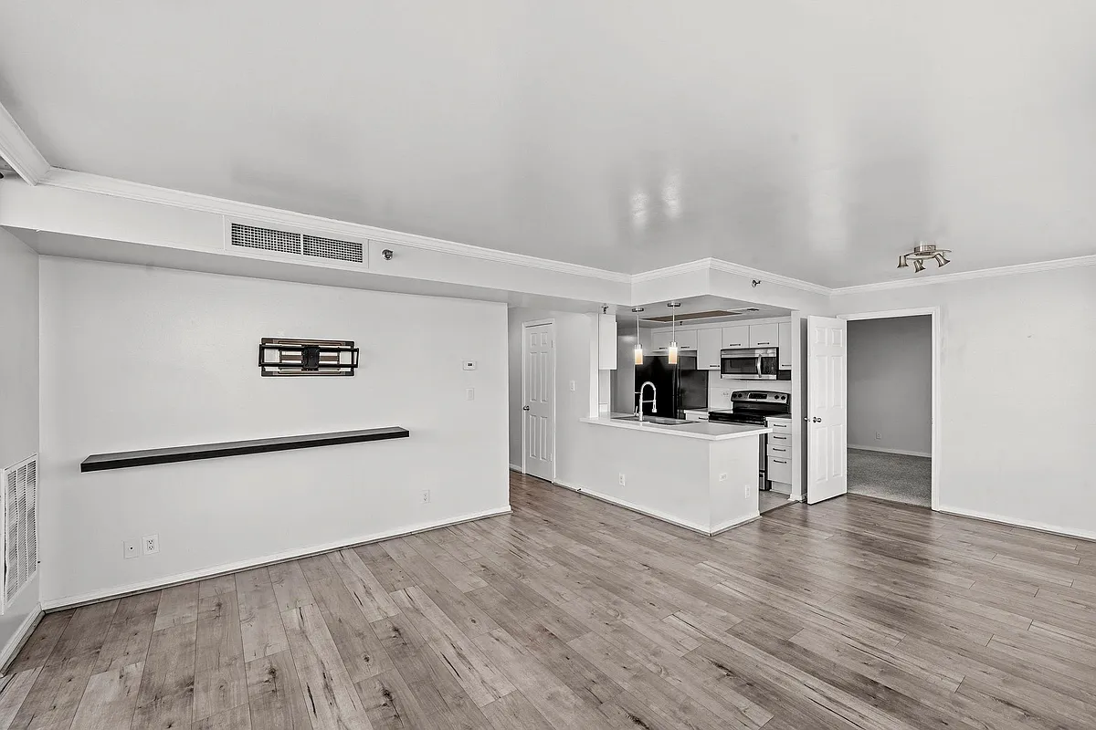 Building Photo - 3525 Sage Rd #504