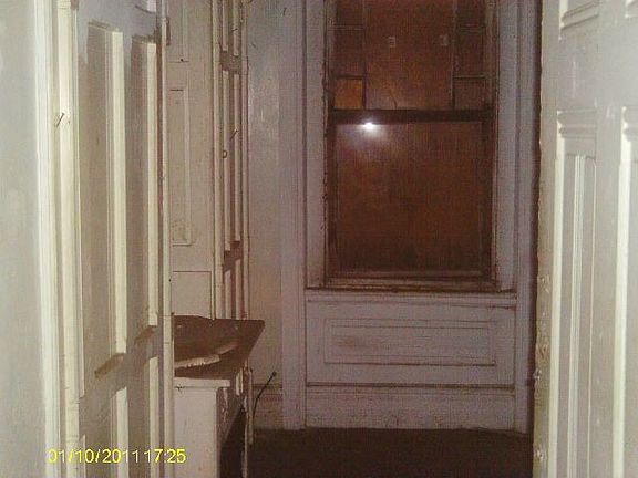 4th image of 2509 W Oxford St