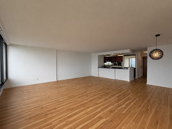 2nd image of 1910 Ala Moana Blvd APT 35C