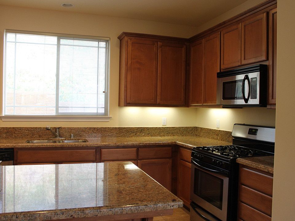 2nd image of 185 Brisco Rd Unit L