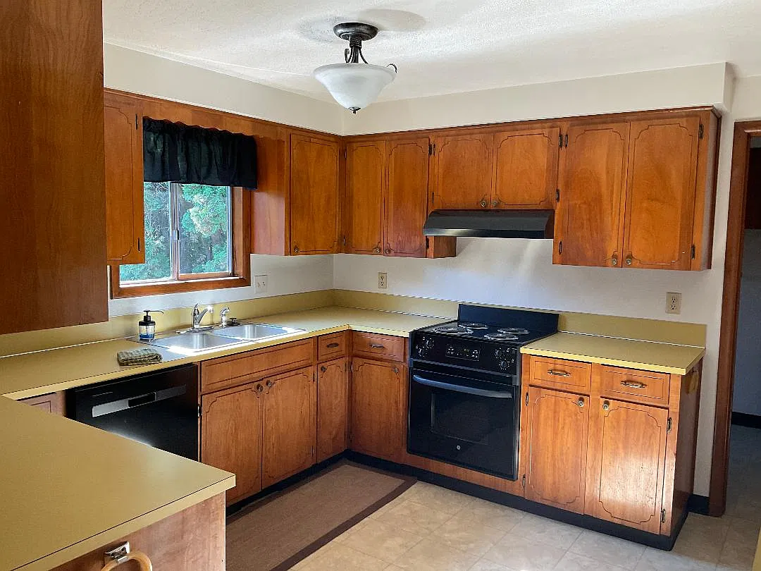 3634 Hermosa Ct NE — Photo 2