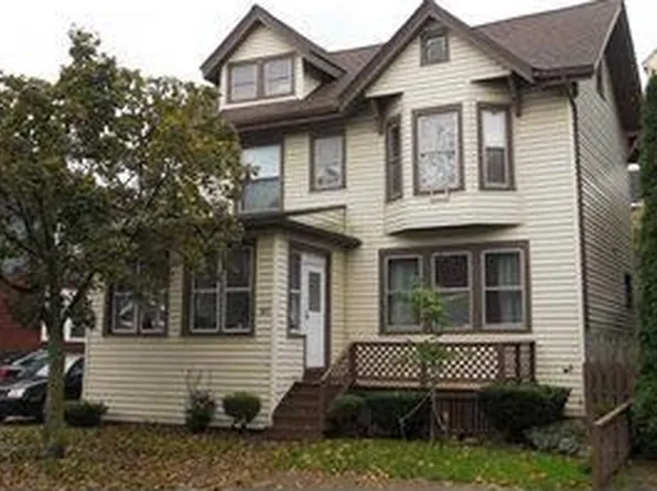 30 Revere Pl, Buffalo, NY 14214