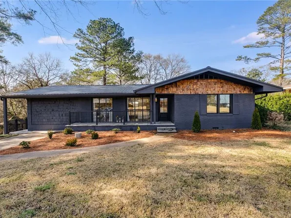 109 Lakeview Dr, Carrollton, GA 30117