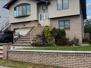 133 Martha Ave #133, Elmwood Park, NJ 07407