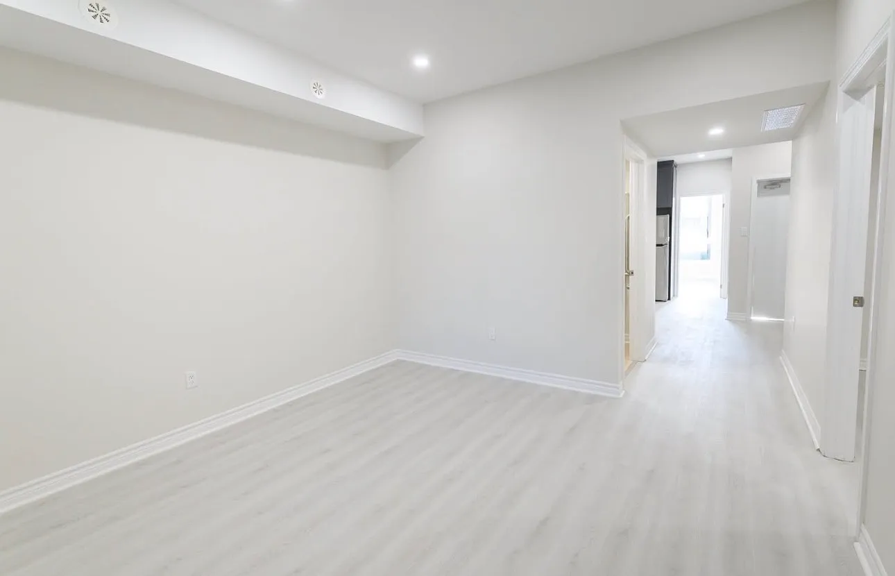 Bur Oak Ave, Markham — Photo 3