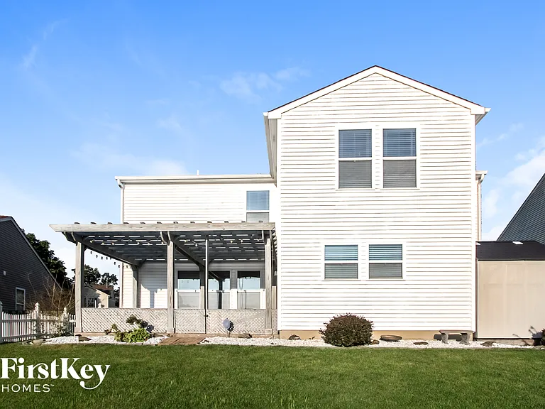 2310 Amberleigh Dr — Photo 15
