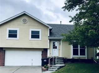 17668 H St, Omaha, NE 68135