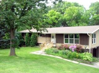 1105 W Center St, Oronoco, MN 55960