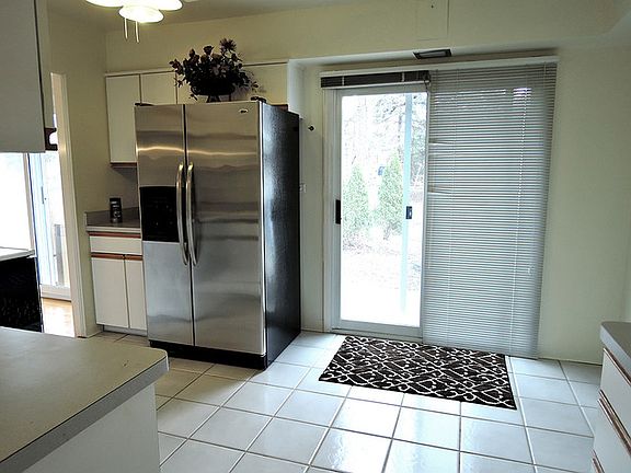 5th image of 321 Westwood Dr