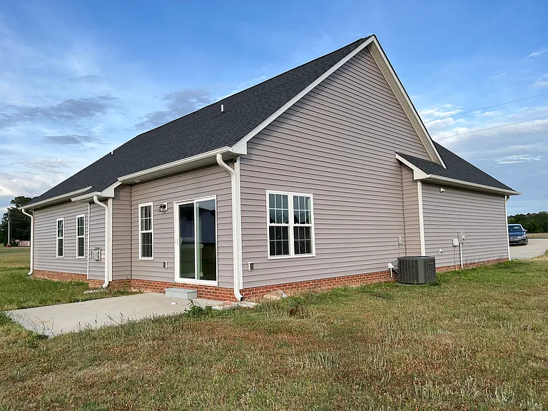 1144 Hawley Rd — Photo 3