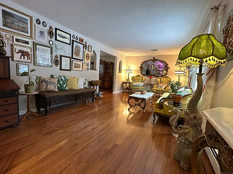 37 Partridge Hollow Rd — Photo 1