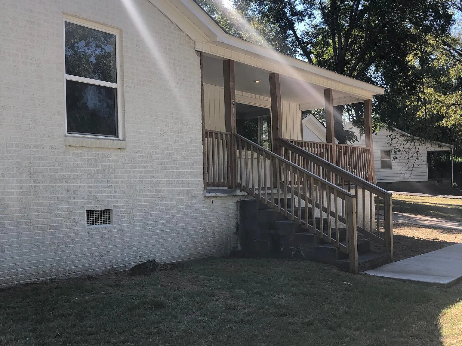 1021 Circle Dr — Photo 2
