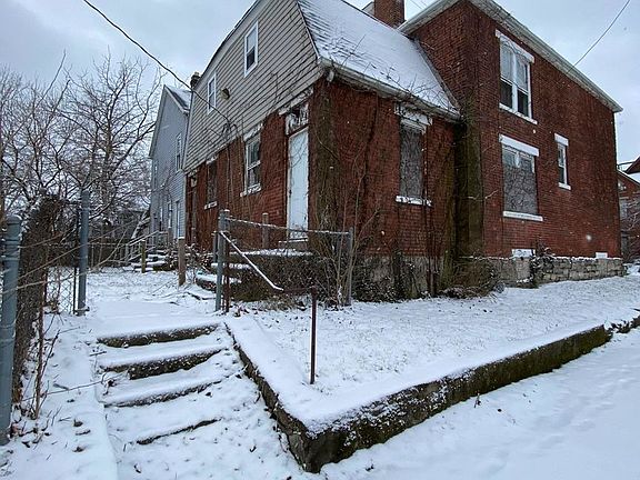 4th image of 900-902 Oakwood Ave