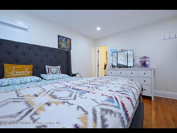 4th image of 48 Mallory Ave Floor 1