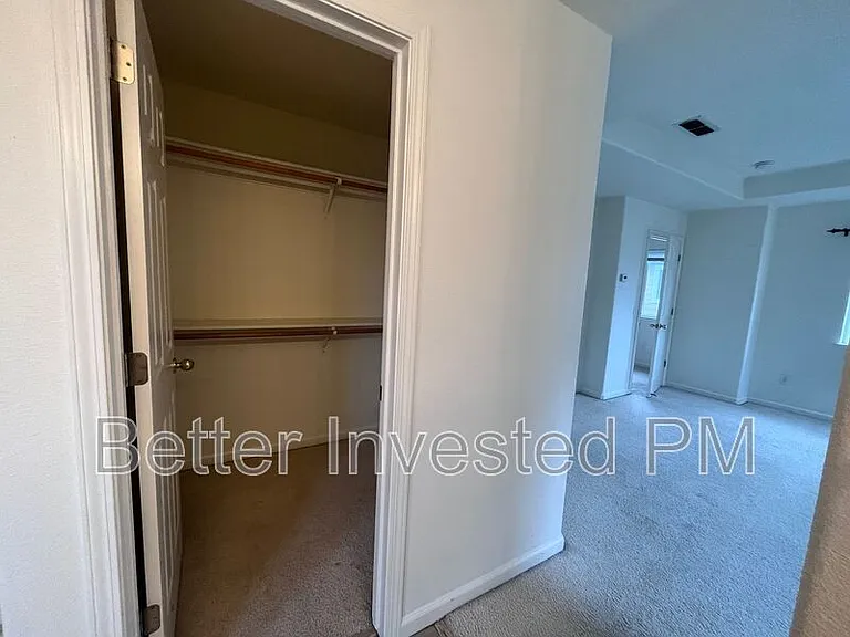 1429 Woodside Cir — Photo 15