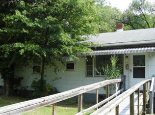 712 Hill St, Farmville, VA 23901