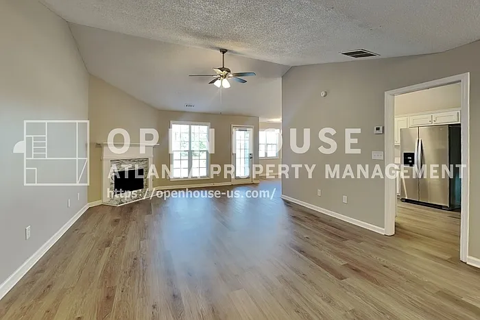 3 bed, 2.0 bath, 1628 sqft, $2,145 — Photo 3