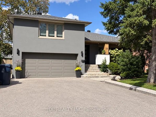 32 Ashmount Cres, Toronto, ON M9R 1C7