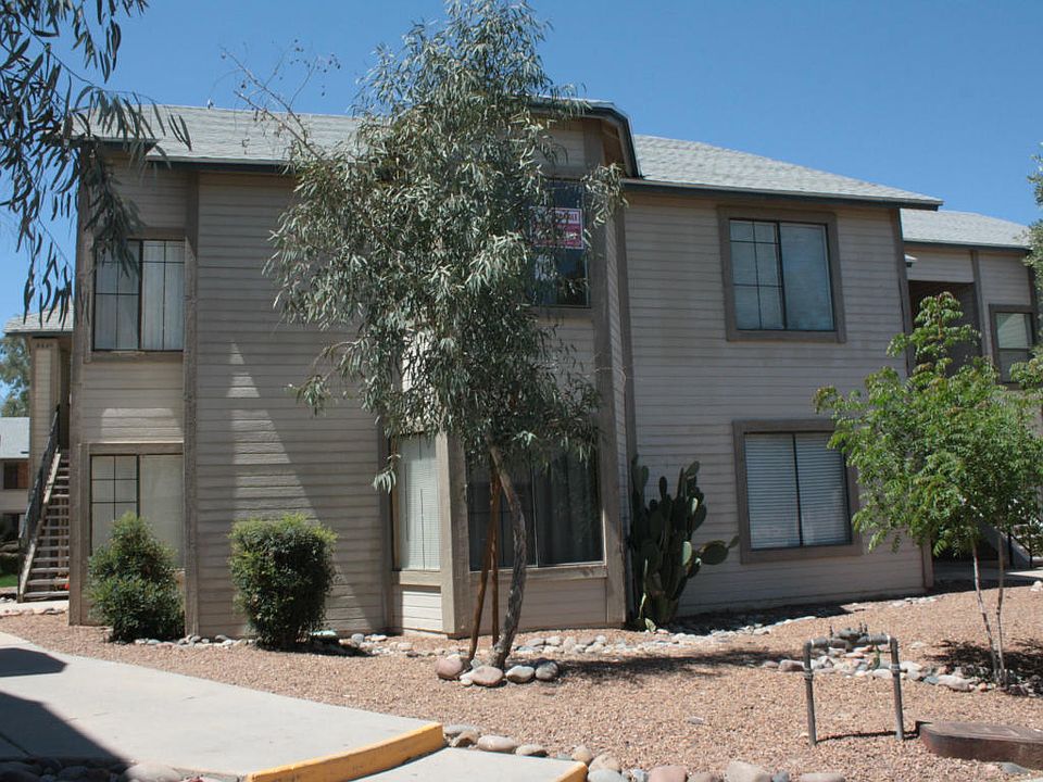 1st image of 5626 S Wood Crest Dr #1